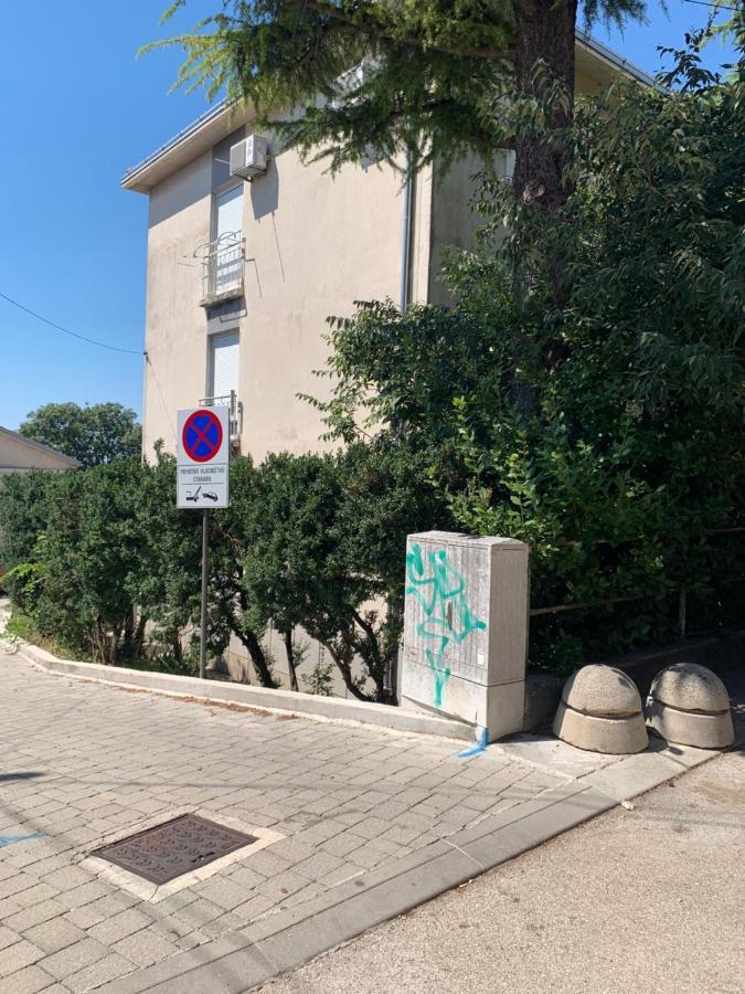 Sanela- Apartman Za Bezbrizan Odmor Crikvenica Exterior photo